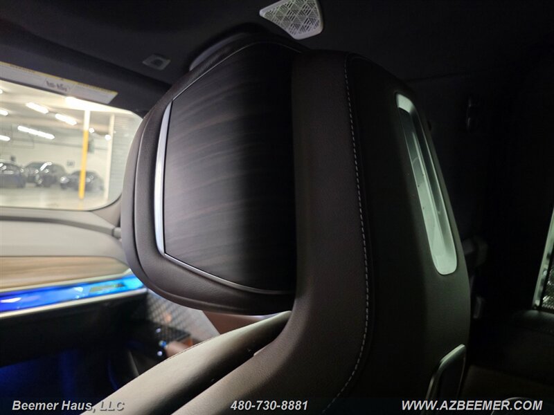 Used 2023 BMW 760i xDrive AWD/4WD image 40