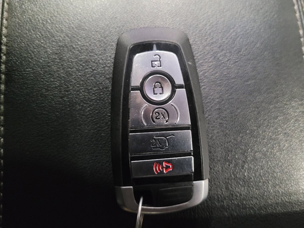 Used 2019 Ford Edge Titanium AWD/4WD image 32