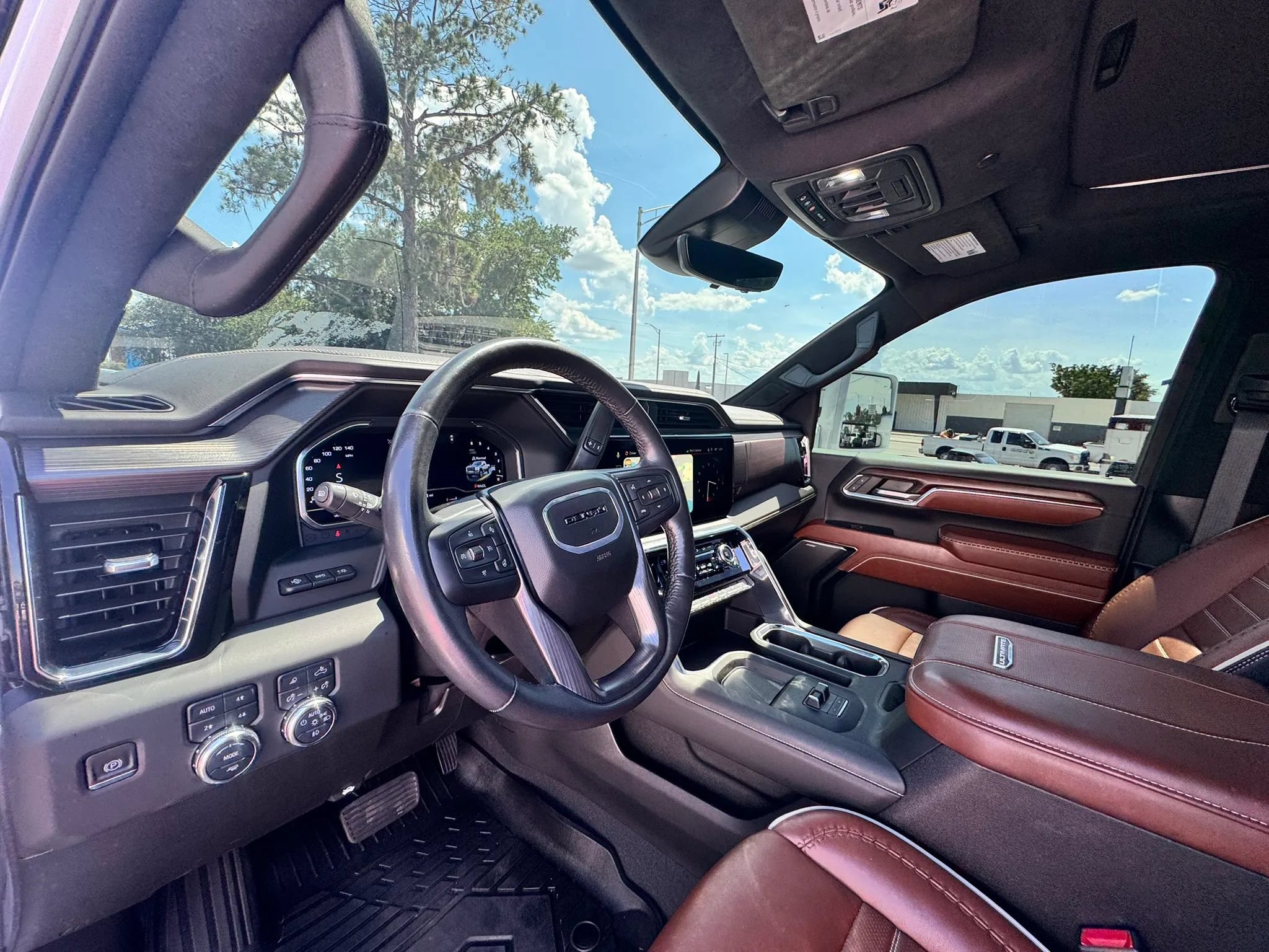 Used 2024 GMC Sierra 2500 Denali Ultimate AWD/4WD image 12