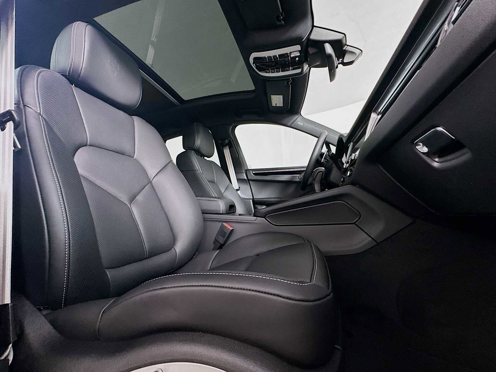 New 2025 Porsche Macan image 29