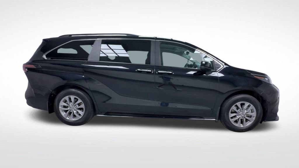 Certified 2025 Toyota Sienna XLE w/ XLE Plus Package AWD/4WD image 9