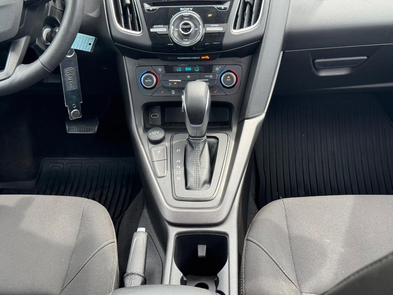 Used 2018 Ford Focus SEL w/ Cold Weather Package FWD image 15