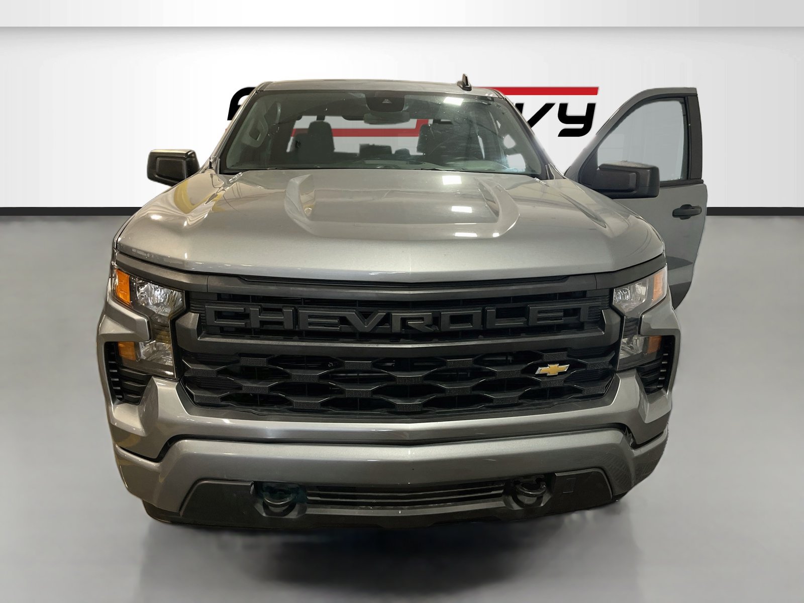 Used 2025 Chevrolet Silverado 1500 Custom AWD/4WD image 2