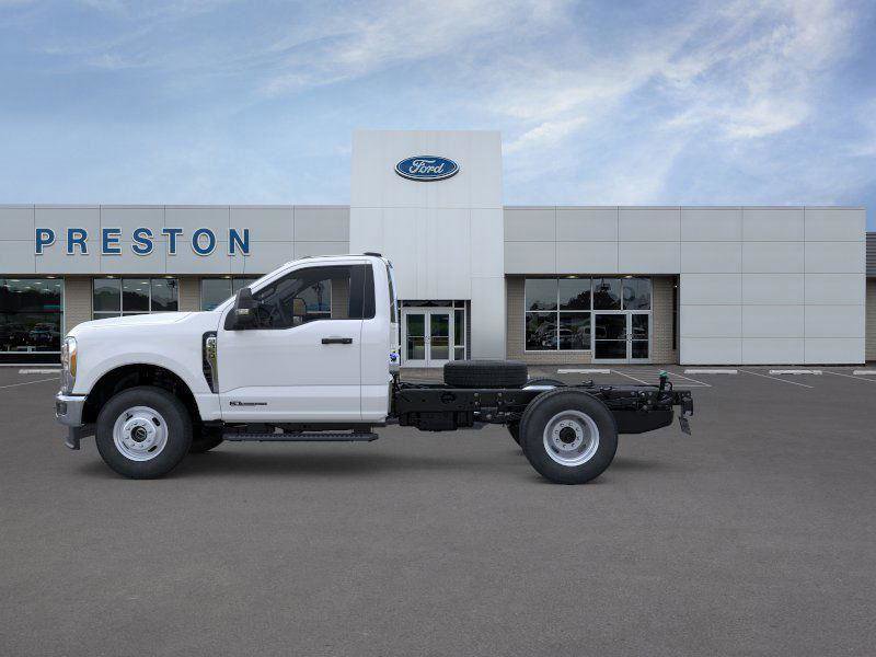 New 2026 Ford F350 XL w/ XL Chrome Package image 4
