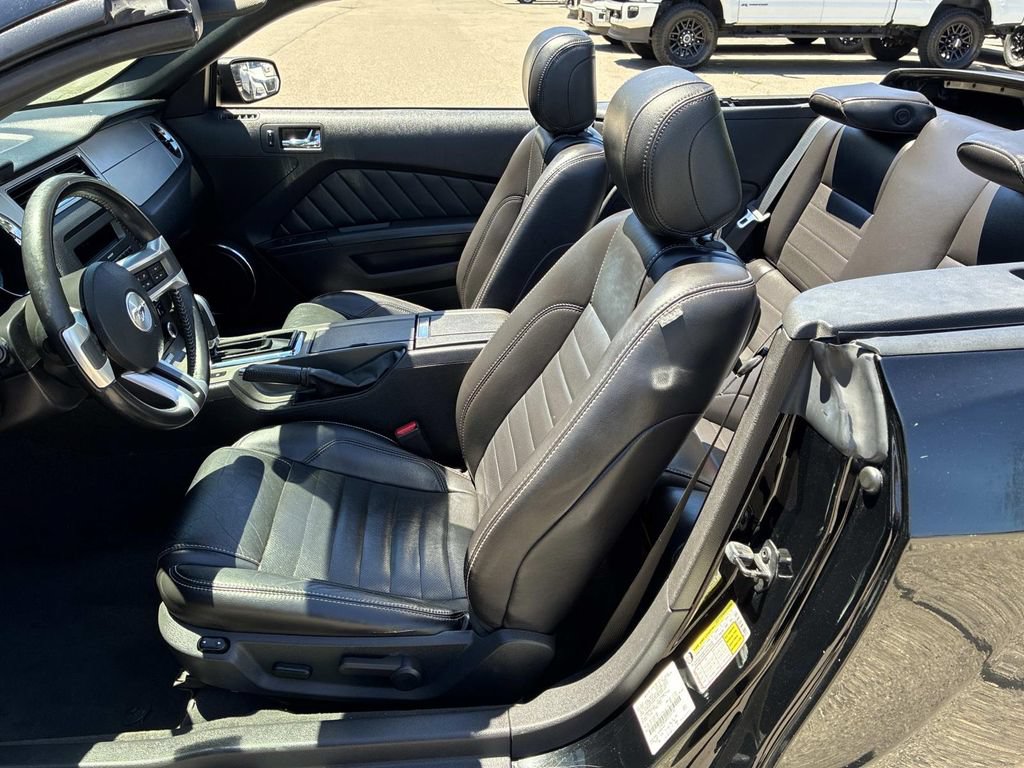 Used 2013 Ford Mustang Premium RWD image 17