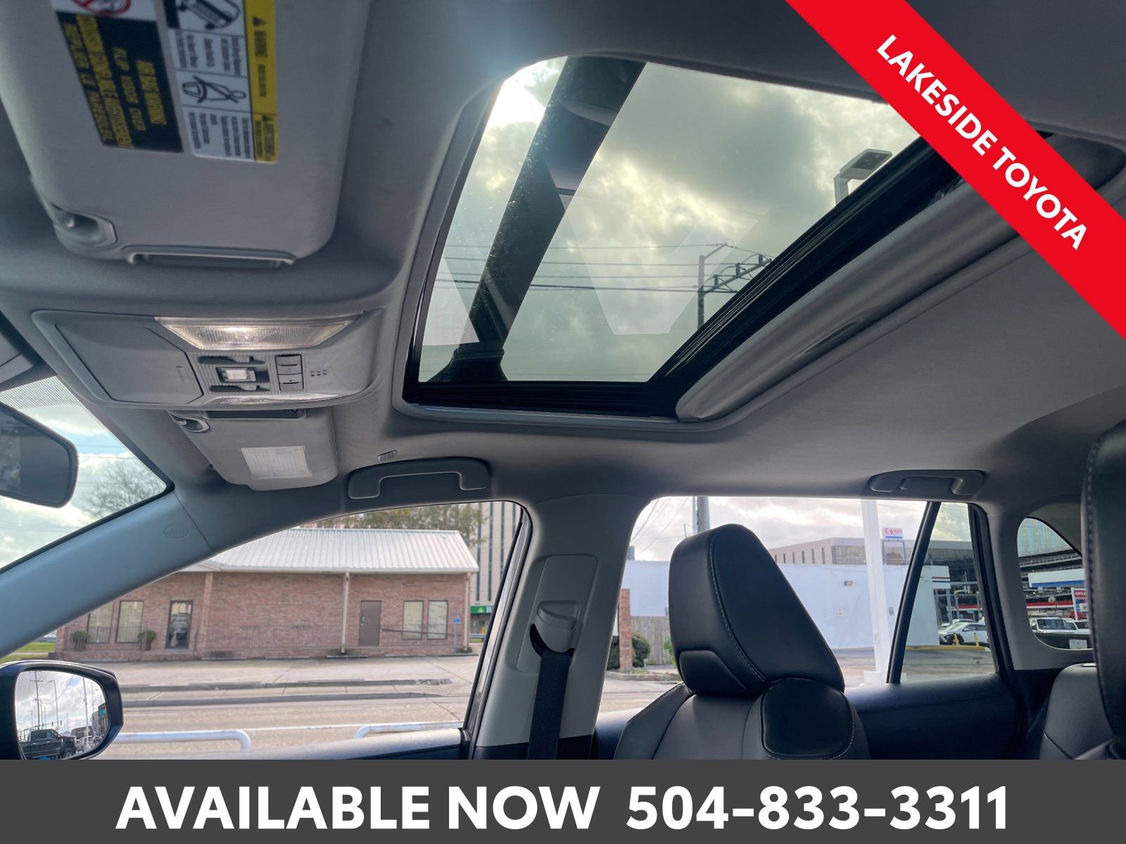 Used 2023 Toyota RAV4 XLE Premium image 30