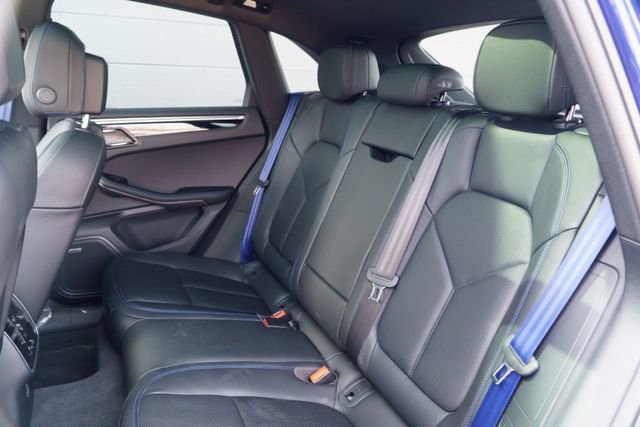 Certified 2026 Porsche Macan image 18