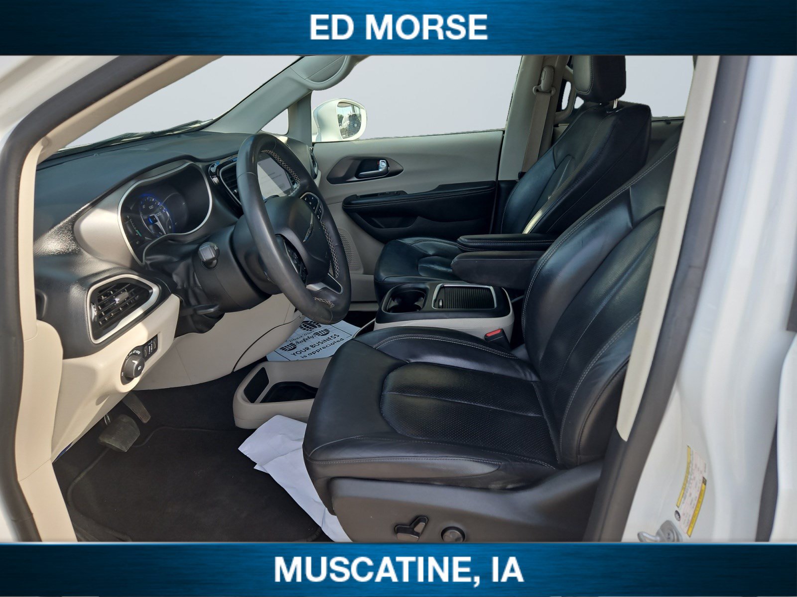 Used 2022 Chrysler Pacifica Touring-L FWD image 13