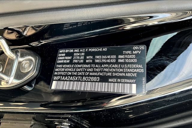Used 2026 Porsche Macan AWD/4WD image 19