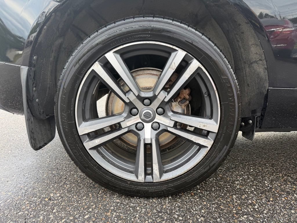 Used 2019 Volvo XC60 T6 Momentum w/ Multimedia Package AWD/4WD image 11