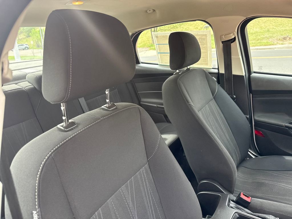 Certified 2018 Ford Focus S FWD image 29