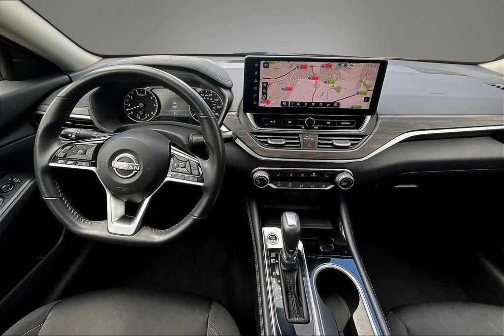 Certified 2024 Nissan Altima 2.5 SV w/ SV Premium Package AWD/4WD image 7