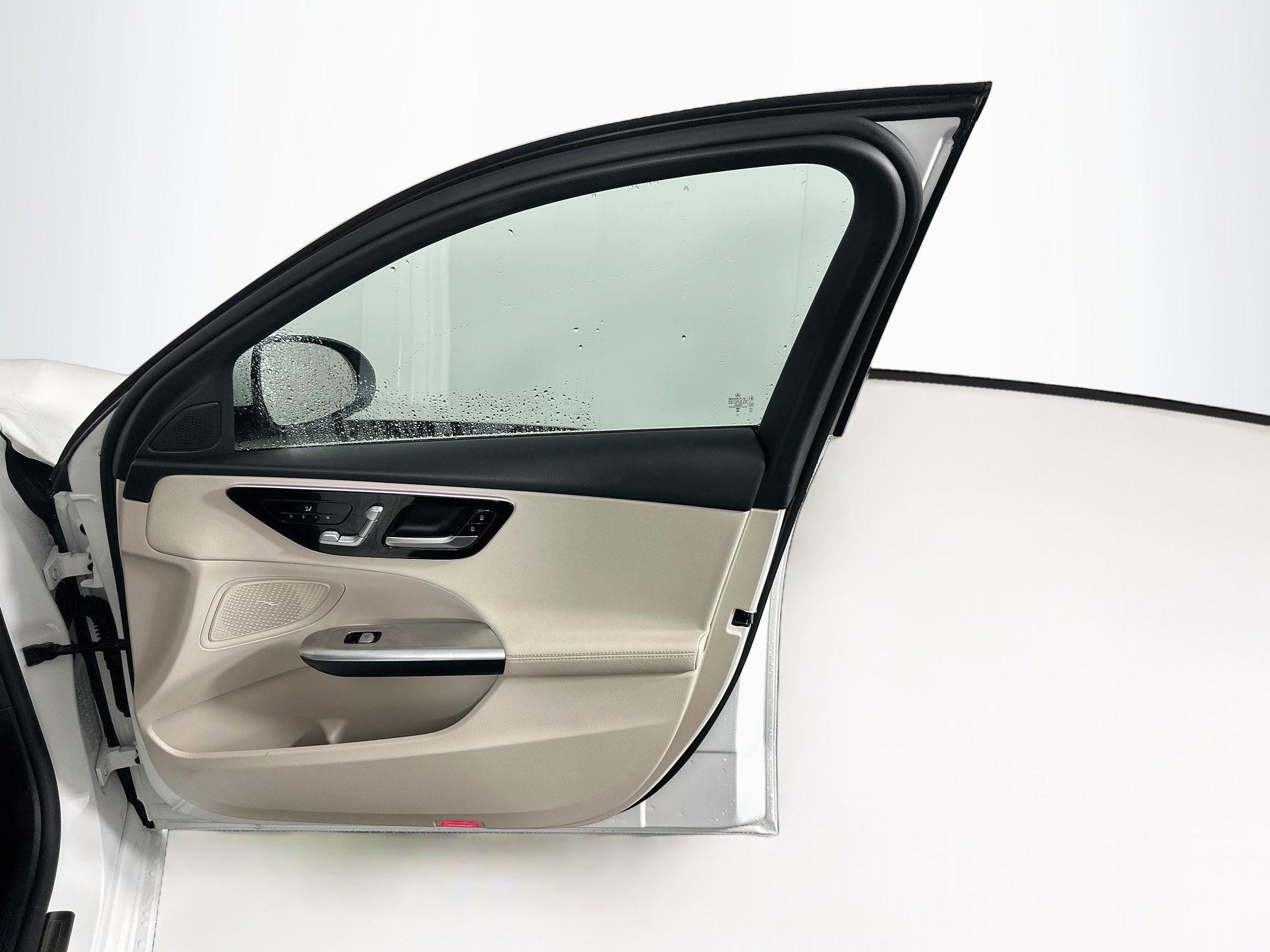Used 2025 Mercedes-Benz C 300 Sedan image 33