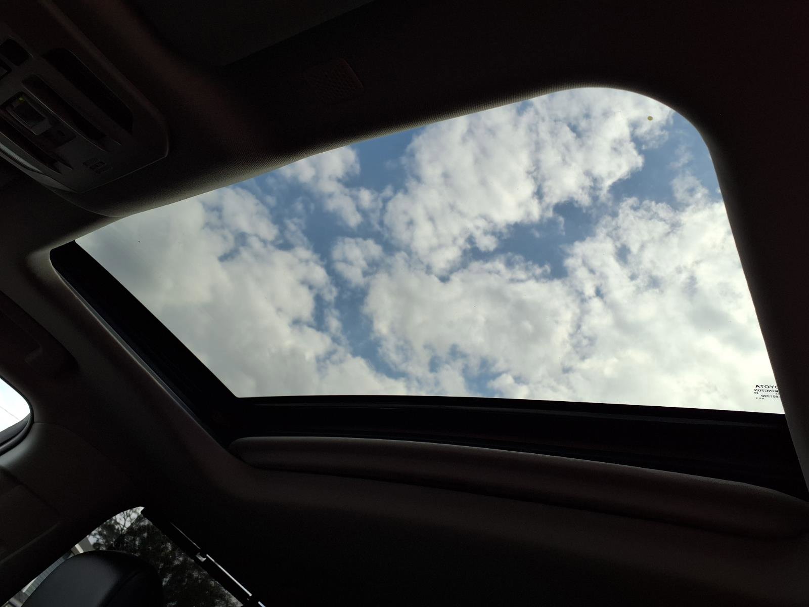 Used 2022 Toyota Highlander XLE image 18