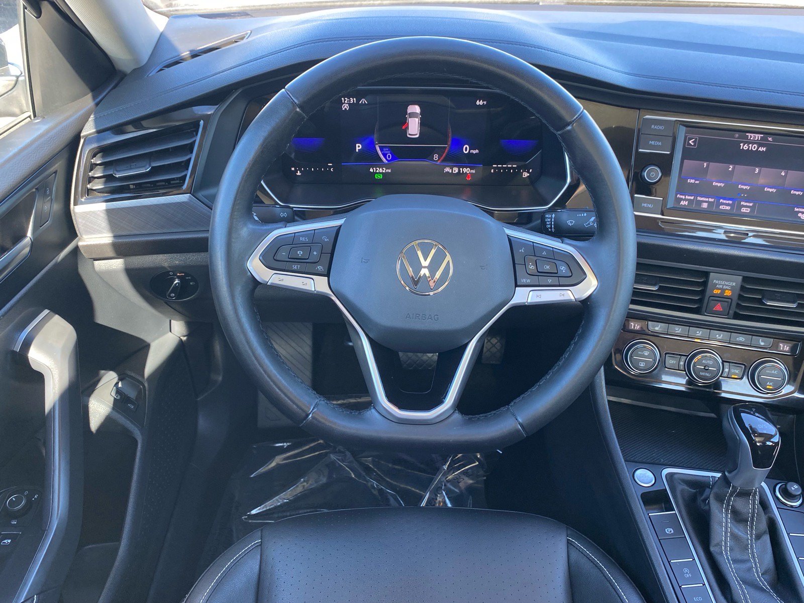 Certified 2023 Volkswagen Jetta SE FWD image 6