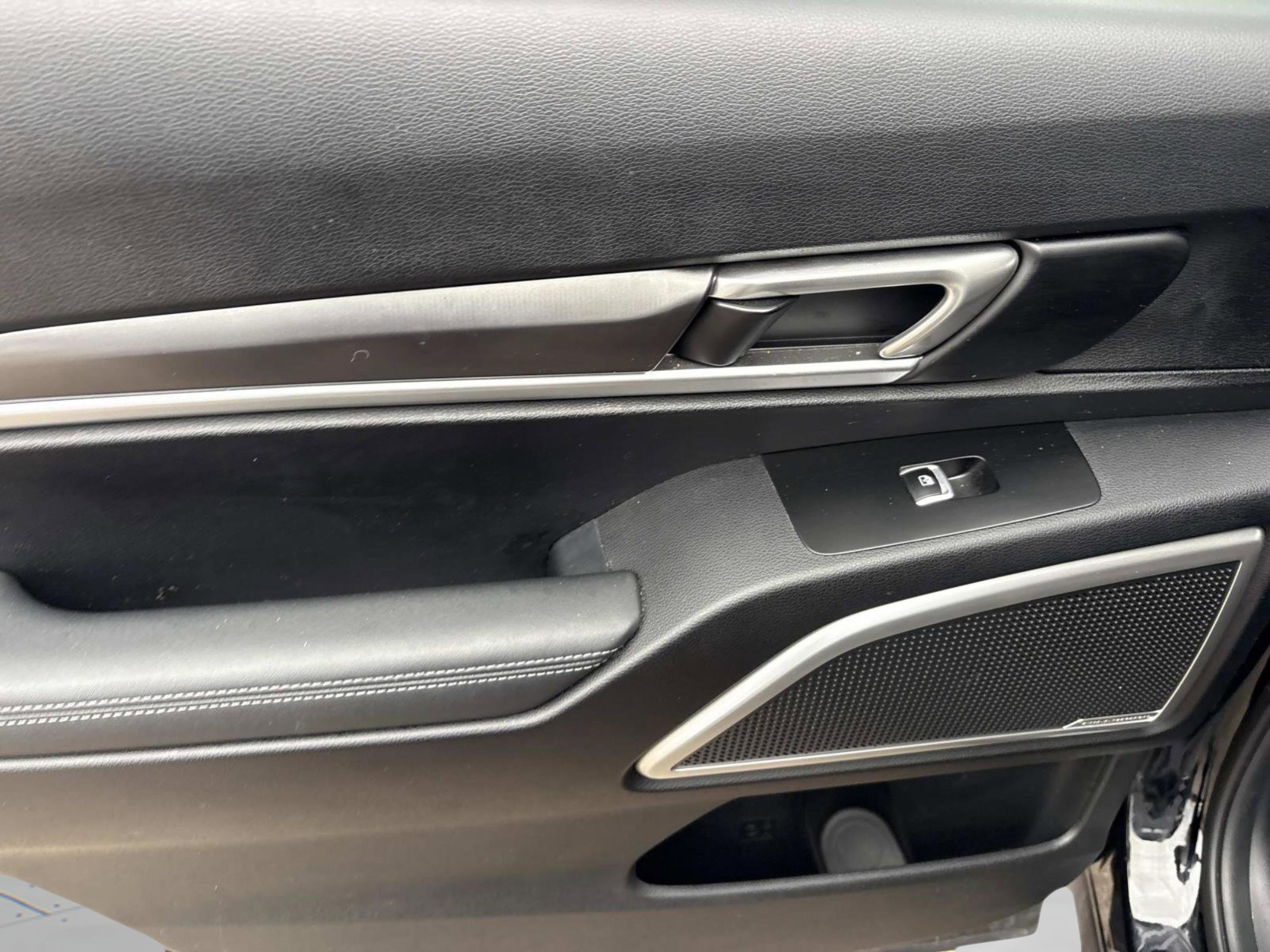 Used 2023 Kia Telluride LX image 19