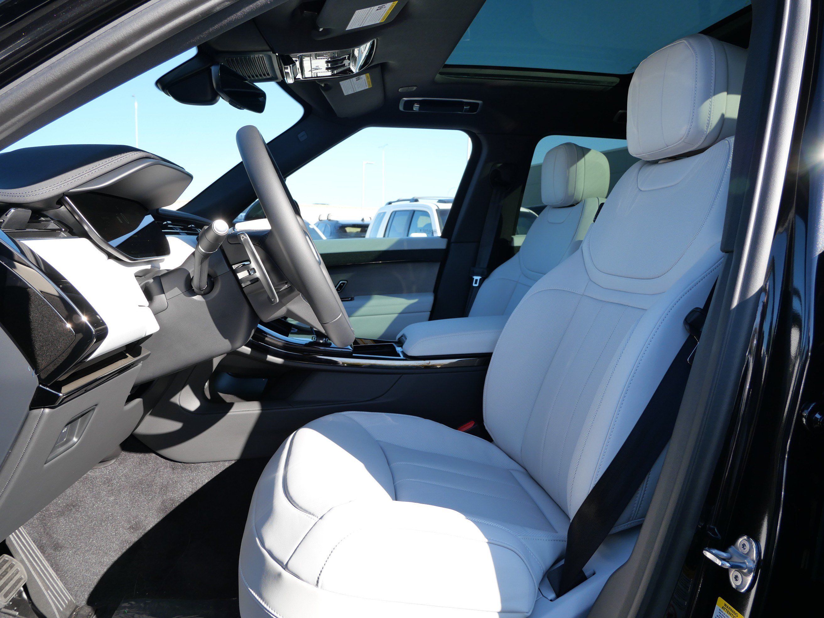 New 2027 Land Rover Range Rover Sport SE AWD/4WD image 3