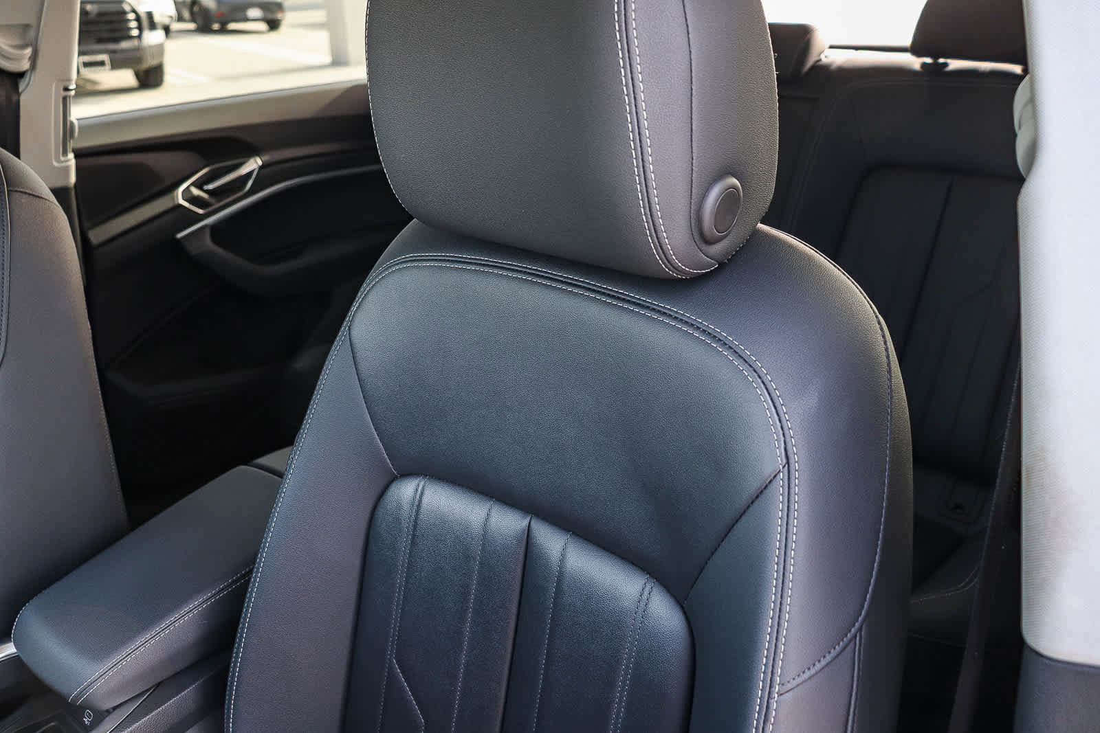 Used 2024 Audi Q8 e-tron Premium image 37