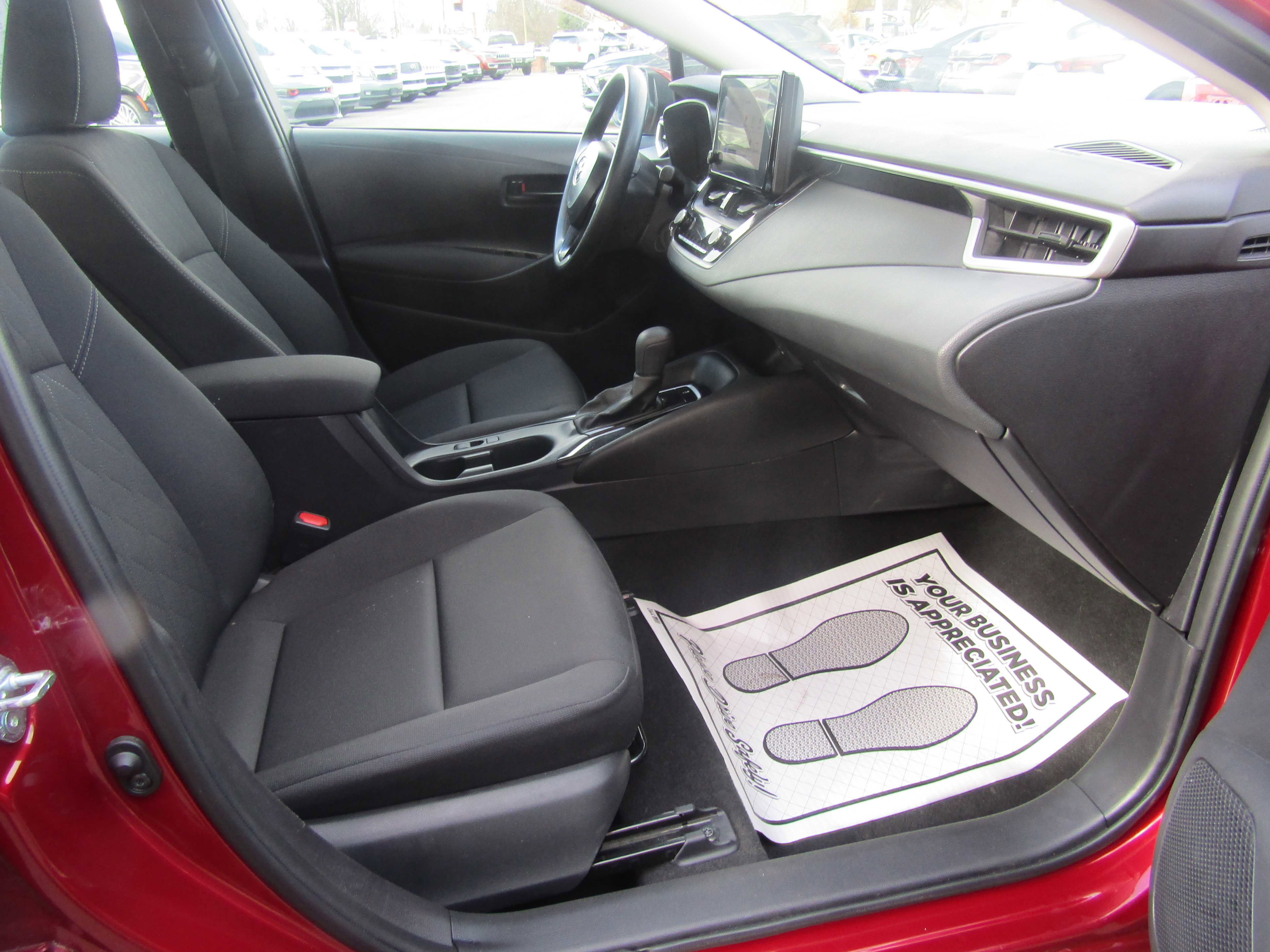 Used 2025 Toyota Corolla LE image 19