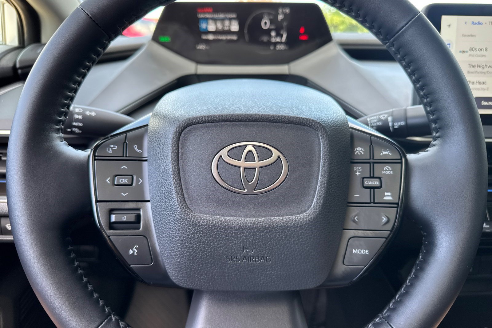New 2027 Toyota Prius LE FWD image 11