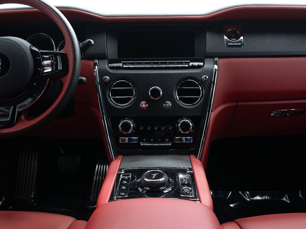 Certified 2024 Rolls-Royce Cullinan image 37