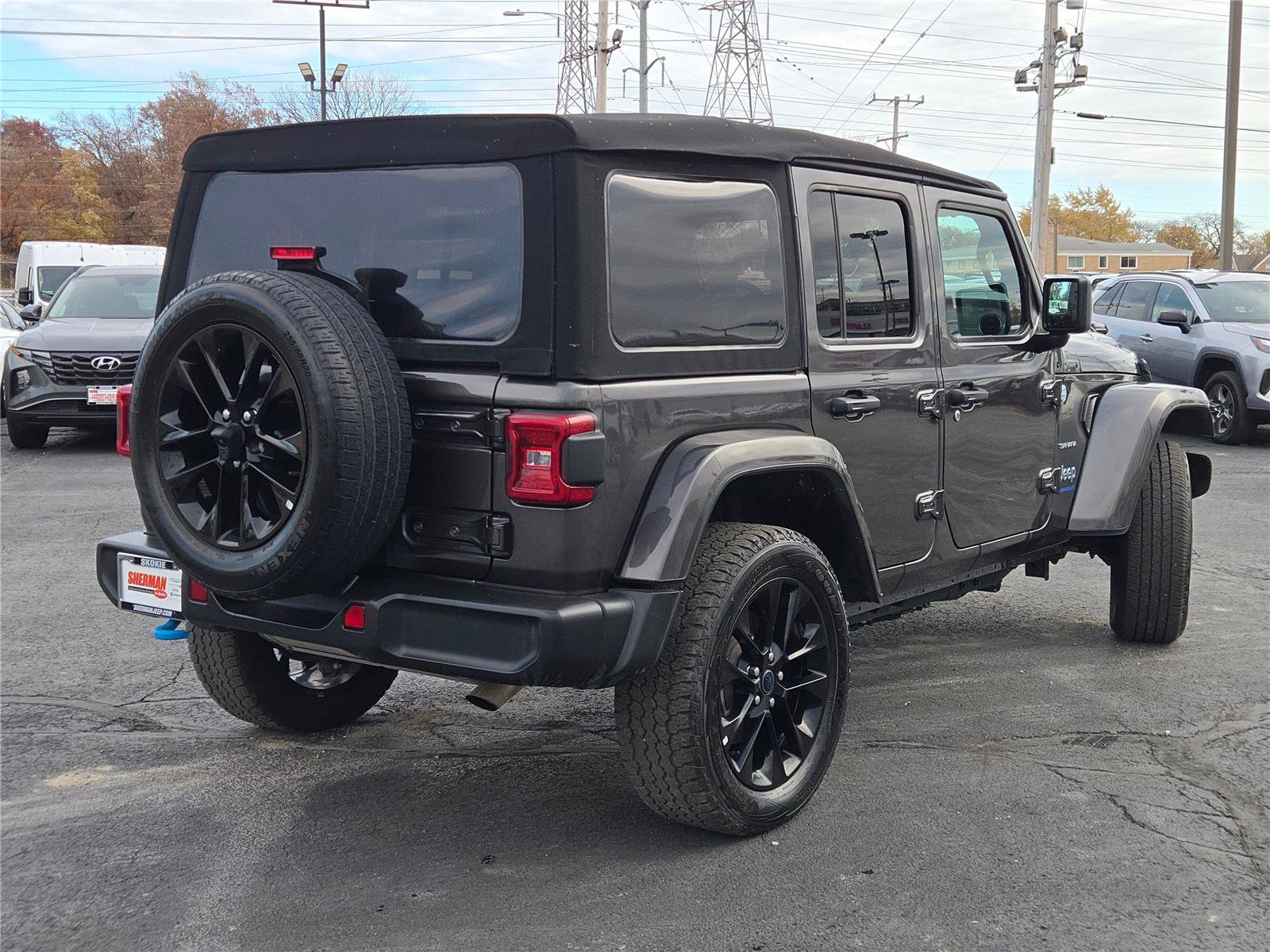Used 2024 Jeep Wrangler Sahara image 12