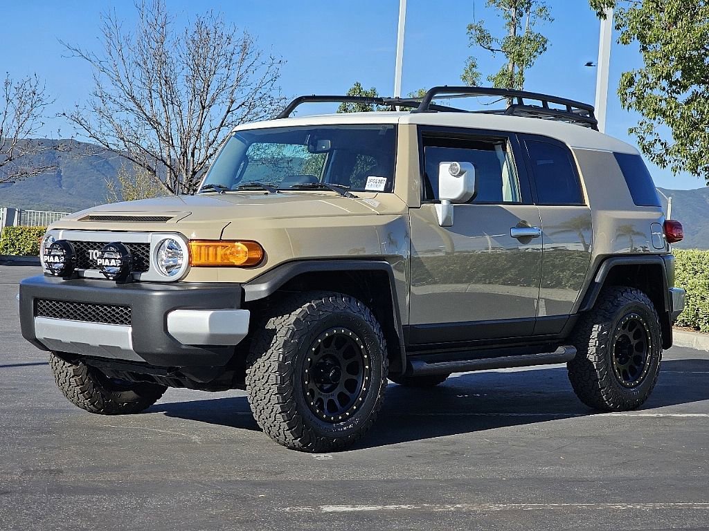 Used 2014 Toyota FJ Cruiser 4WD w/ Upgrade Package image 7