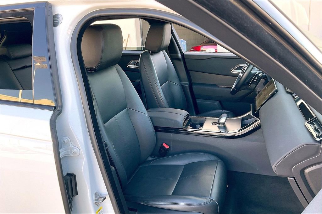 Used 2025 Land Rover Range Rover Velar Dynamic SE image 7