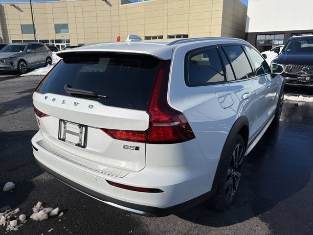 New 2026 Volvo V60 B5 Cross Country Ultra w/ Protection Package Premier AWD/4WD image 3