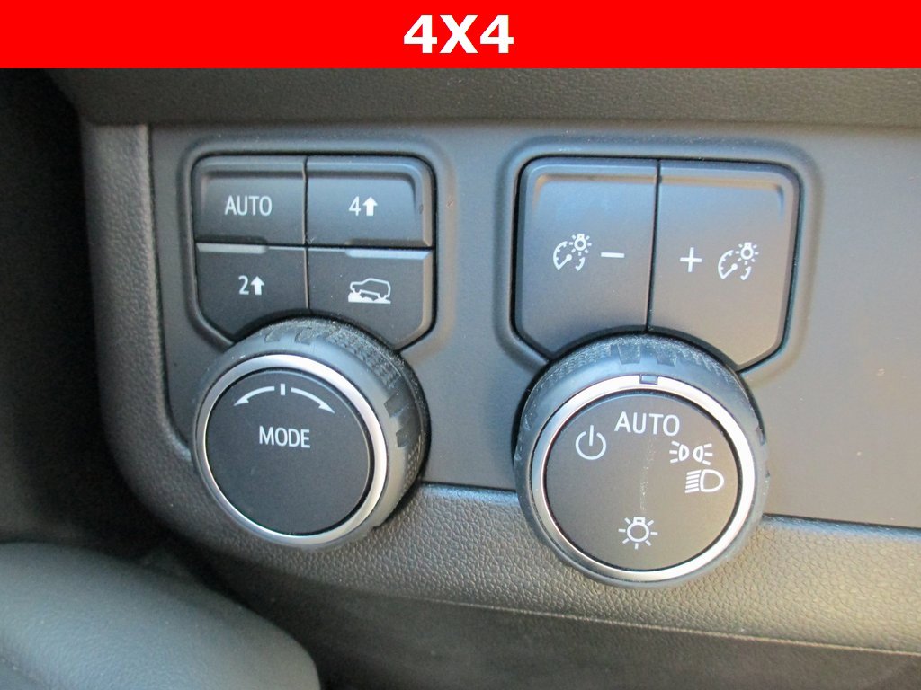 Used 2023 Chevrolet Suburban RST w/ Luxury Package image 29