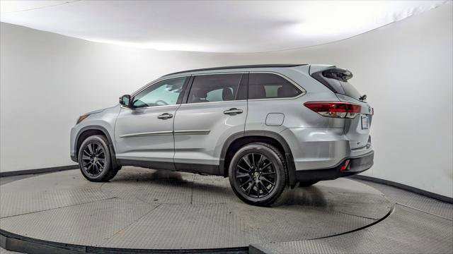 Used 2019 Toyota Highlander SE image 6