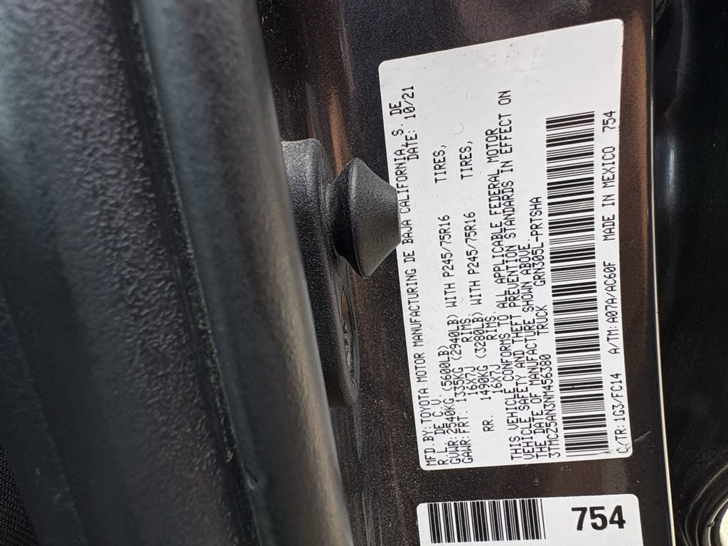 Used 2022 Toyota Tacoma SR5 w/ Technology Package AWD/4WD image 28