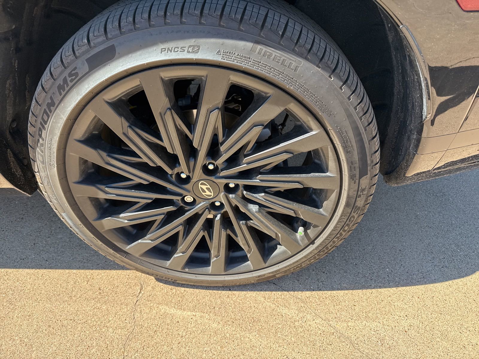 Used 2025 Hyundai Santa Fe Calligraphy image 9