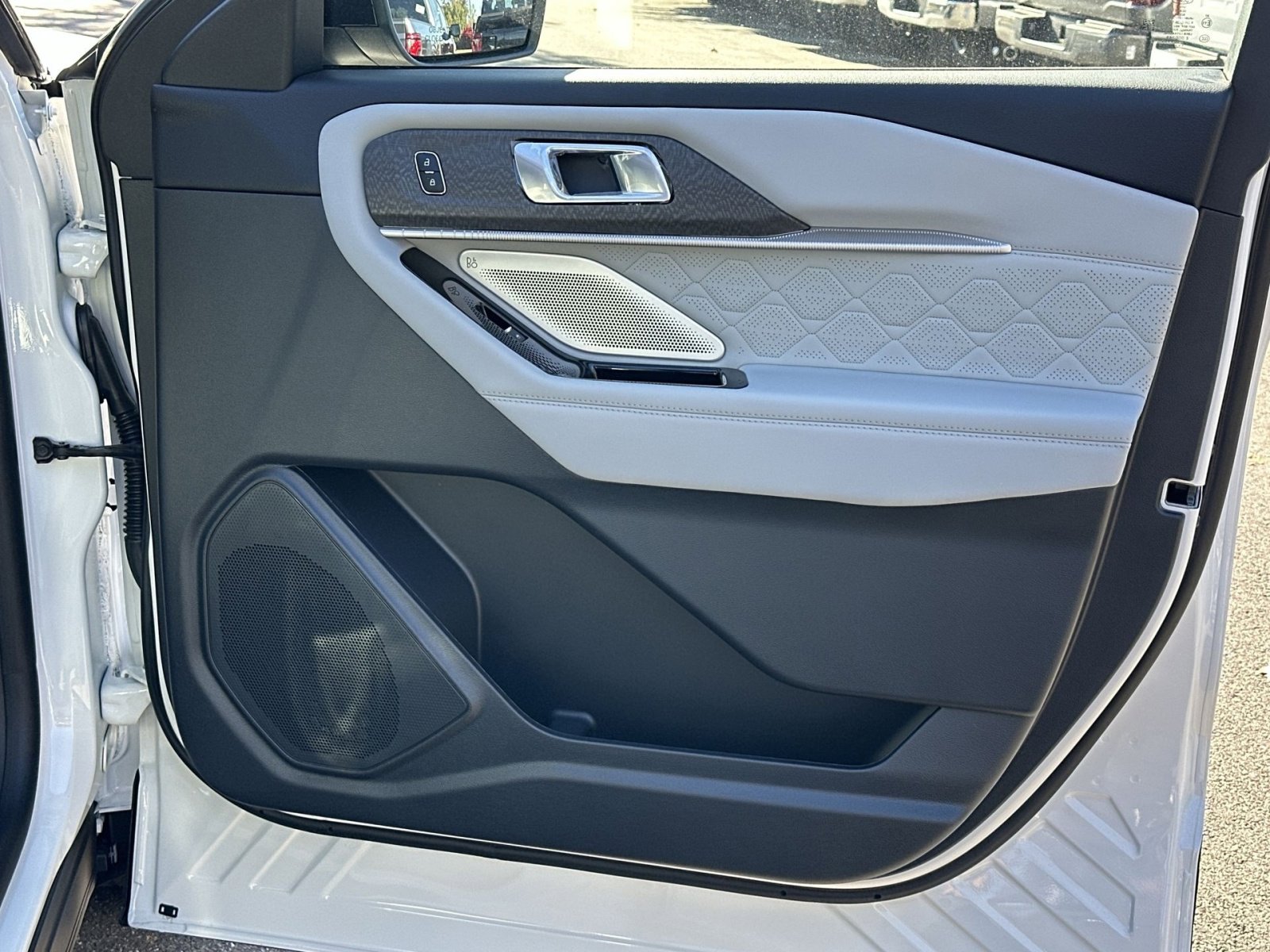 New 2026 Ford Explorer Platinum w/ LUX Leather Package image 40