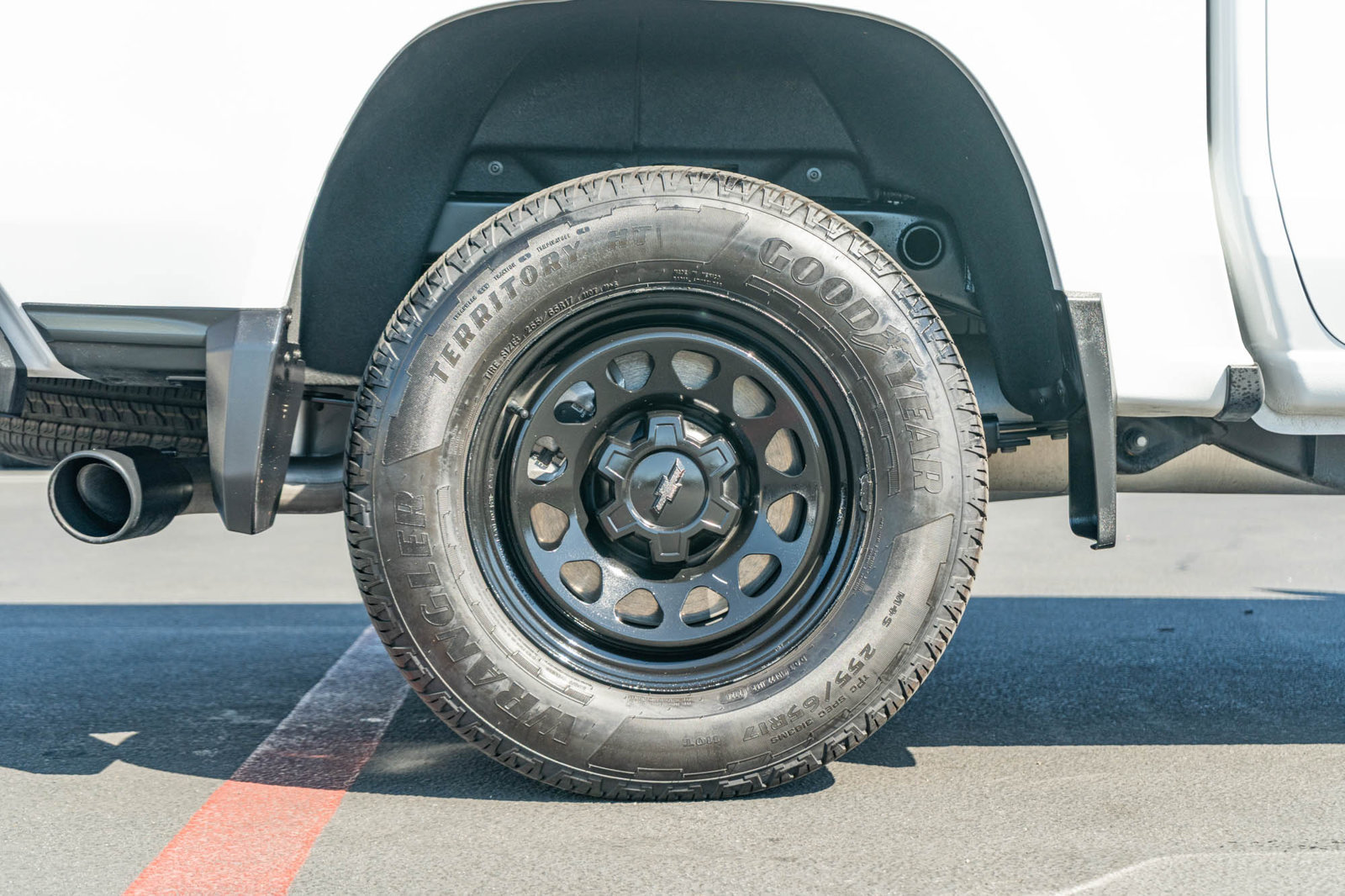 Used 2024 Chevrolet Colorado W/T RWD image 11