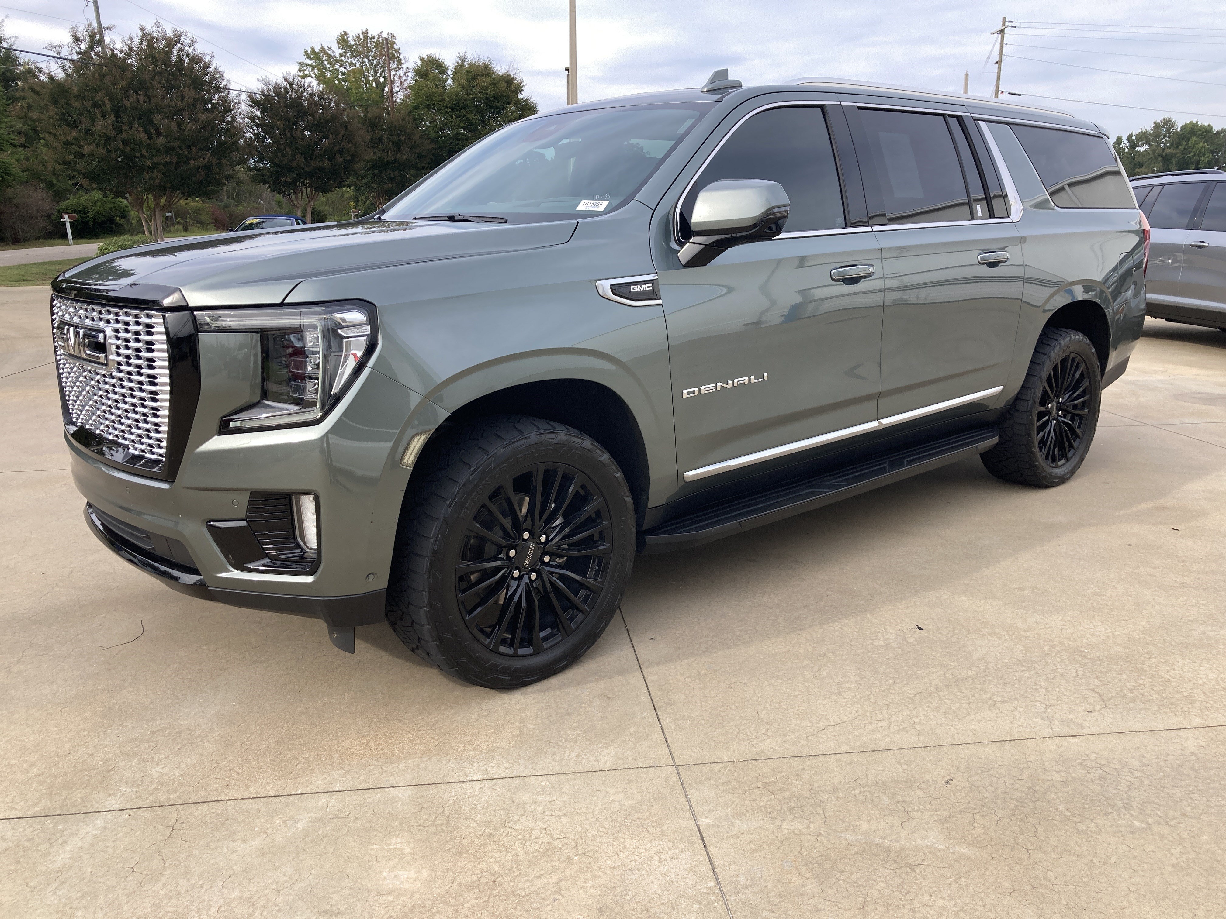 Used 2024 GMC Yukon XL Denali w/ Advanced Technology Package