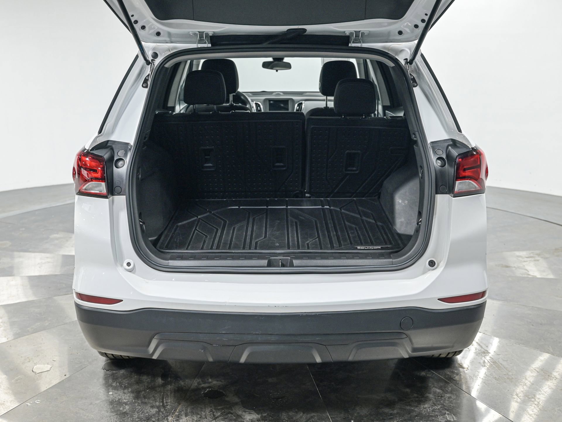 Used 2023 Chevrolet Equinox LS w/ LS Convenience Package image 7