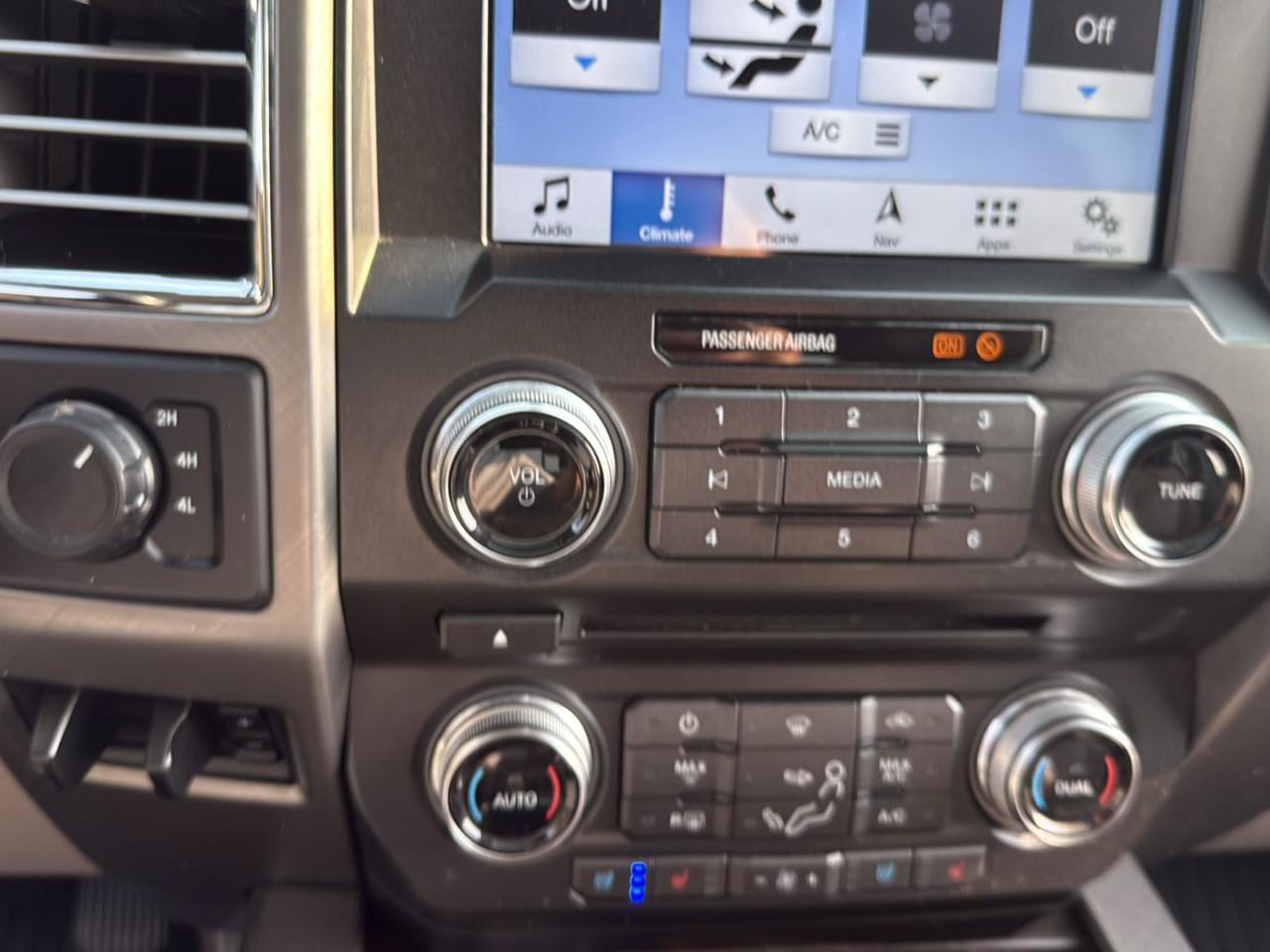 Used 2018 Ford F350 Limited w/ FX4 4x4 Off Road Package image 19