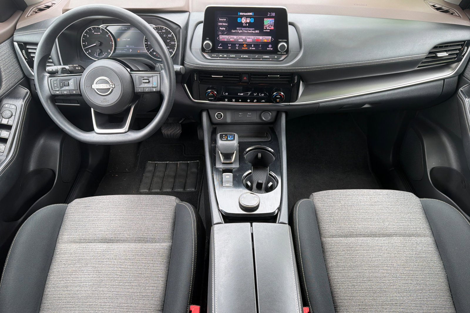 Used 2022 Nissan Rogue SV AWD/4WD image 13