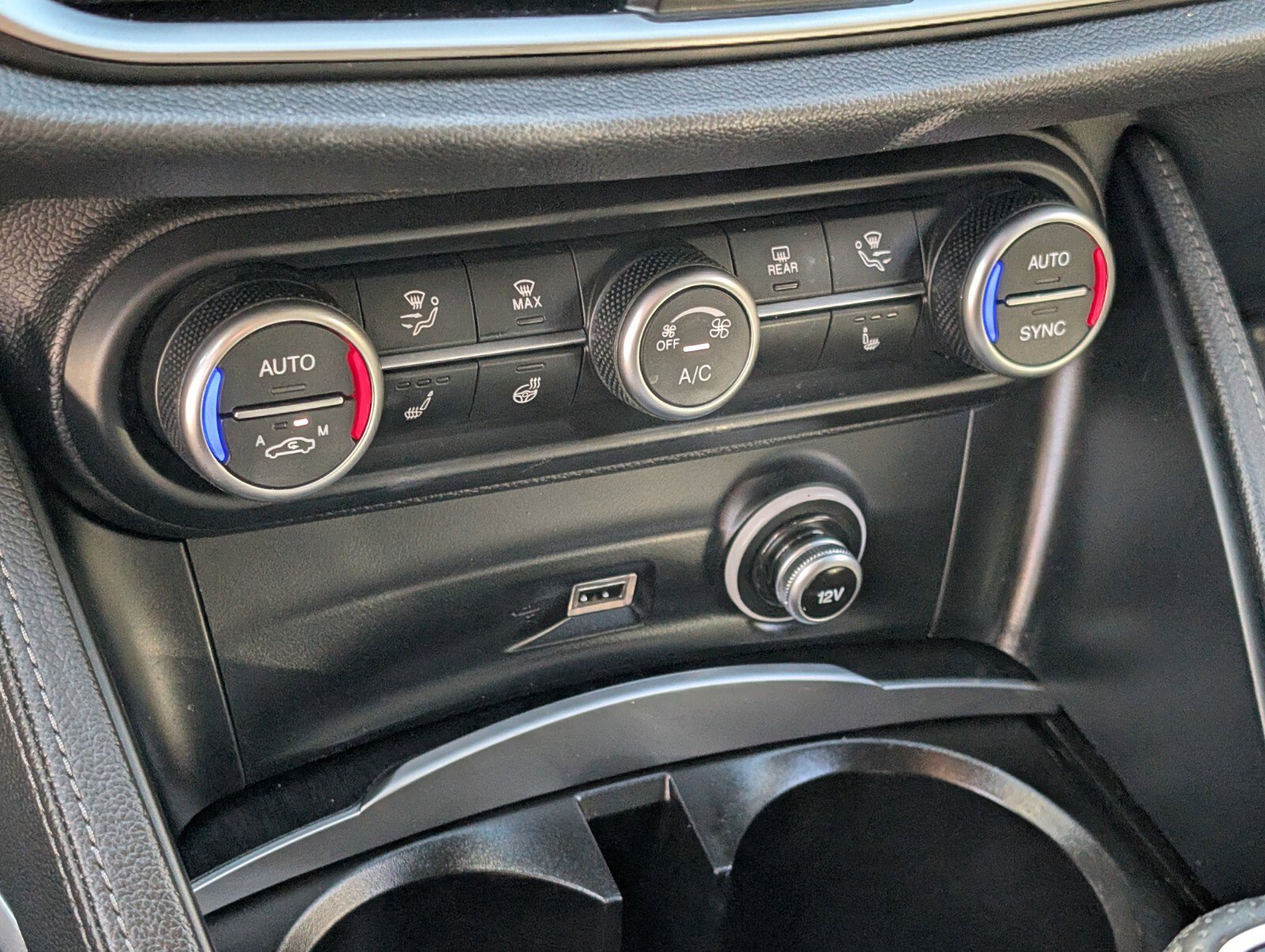 Used 2023 Alfa Romeo Stelvio Sprint image 26