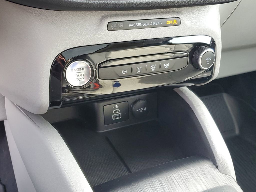 Certified 2024 Ford Escape SE w/ Class II Trailer Tow Package image 23