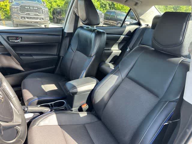 Used 2017 Toyota Corolla SE w/ SE Premium Package FWD image 4
