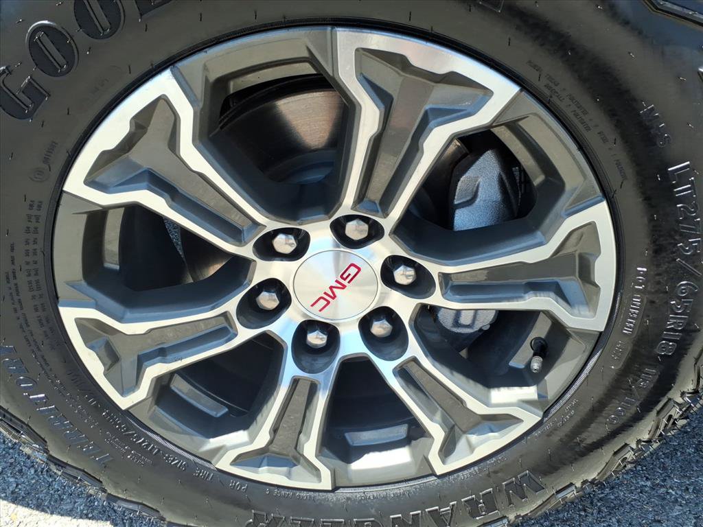 Used 2025 GMC Sierra 1500 SLT AWD/4WD image 11