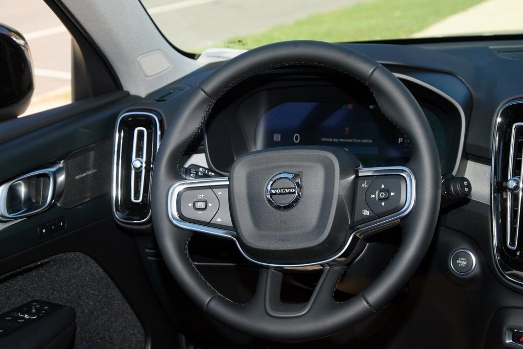 New 2026 Volvo XC40 B5 Ultra w/ Climate Package image 25