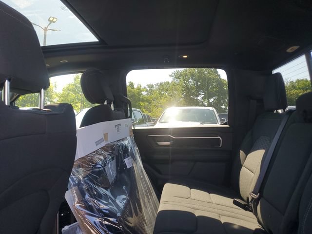 New 2026 RAM 1500 4x4 Crew Cab image 9