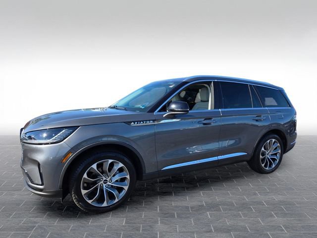 Used 2025 Lincoln Aviator Reserve w/ Illumination Package AWD/4WD image 3