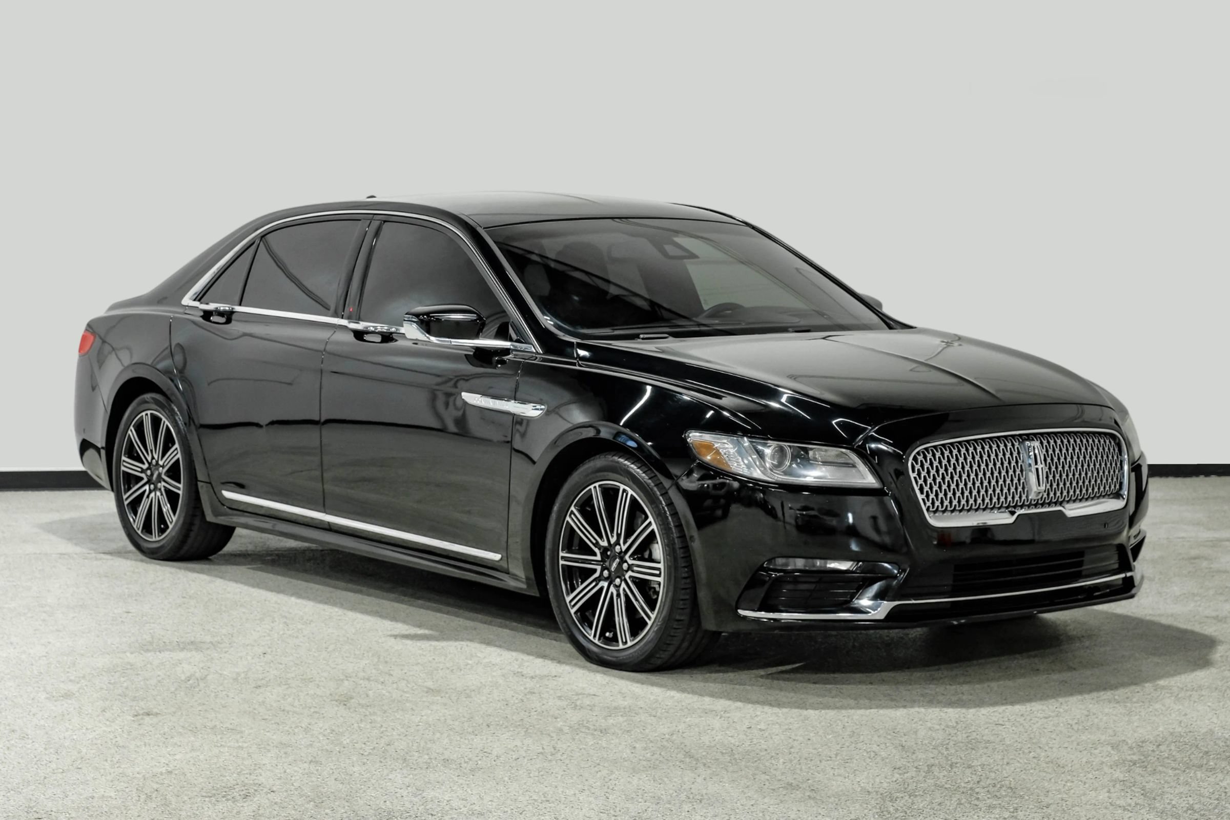 Used 2018 Lincoln Continental Reserve FWD image 4