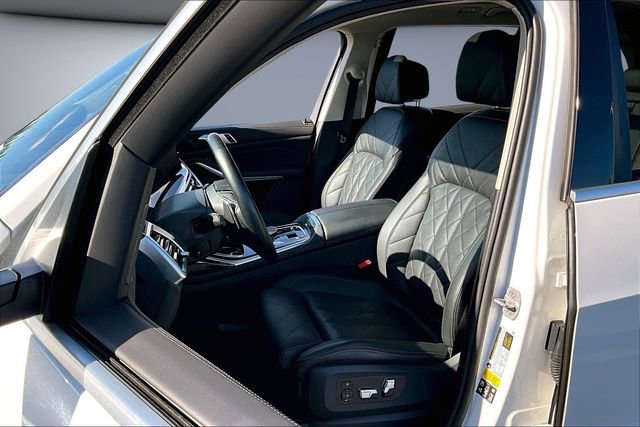 Used 2024 BMW X7 xDrive40i image 21