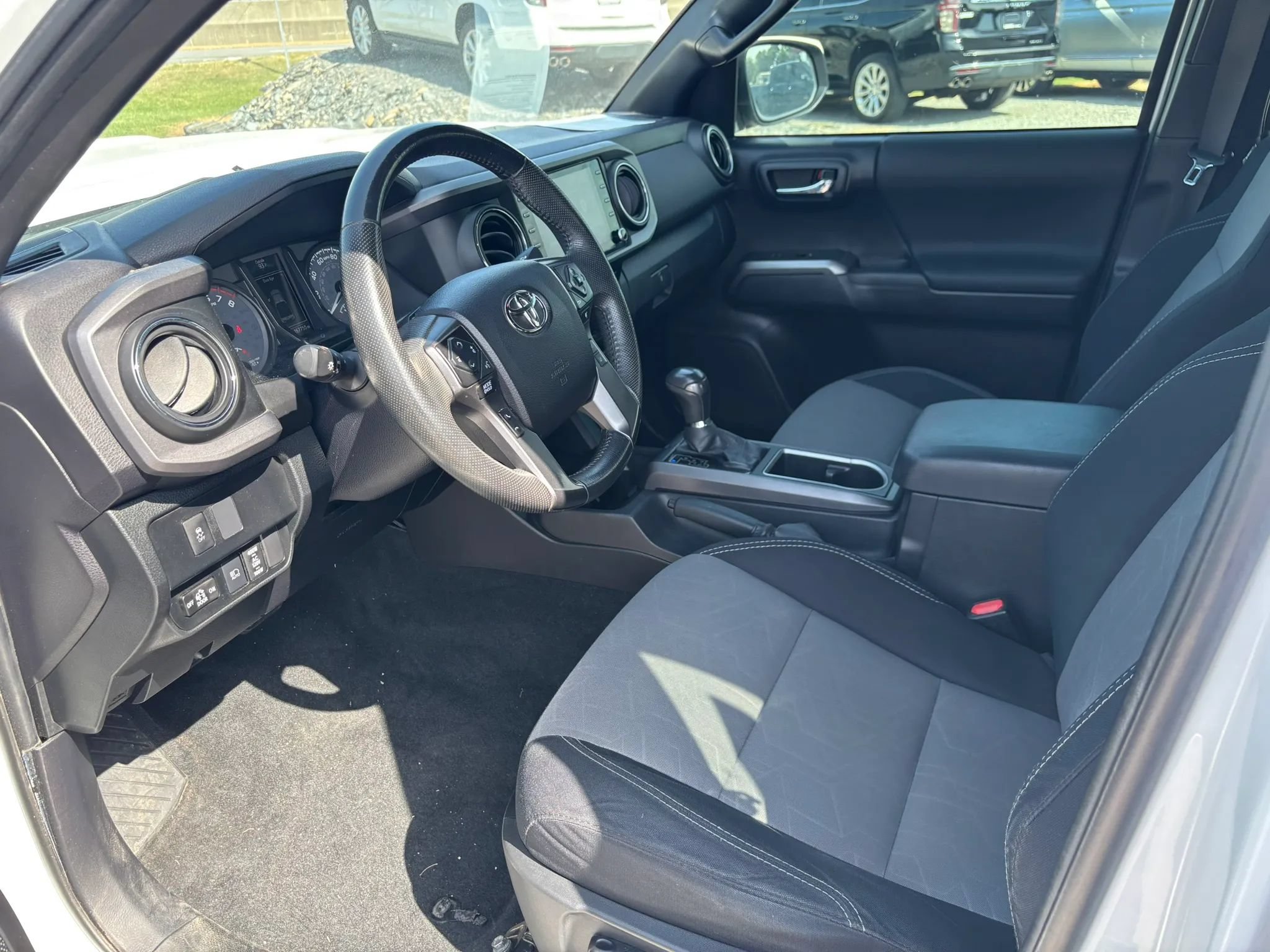 Used 2021 Toyota Tacoma TRD Sport w/ Technology Package AWD/4WD image 11