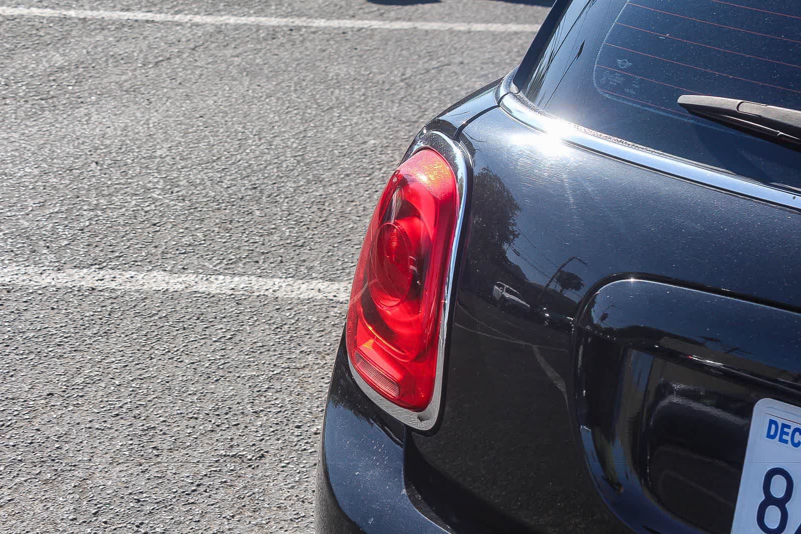 Used 2019 MINI Cooper 2-Door Hardtop w/ Signature Upholstery Package FWD image 8